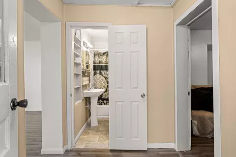 Entry Way - 230 N Moreau Ave, Tipton, MO 65081 photo 1 of 2