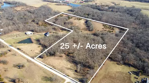 N N Barnes Rd, Centralia, MO 65240