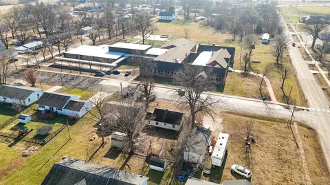 304 E 6th St, Salisbury, MO 65281 photo 3