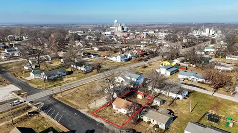 304 E 6th St, Salisbury, MO 65281 photo 4