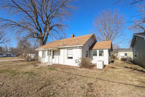 304 E 6th St, Salisbury, MO 65281 photo 5