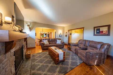 Living - 10969 E Bowling Ln, Columbia, MO 65201 photo 6 of 10