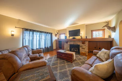 Living - 10969 E Bowling Ln, Columbia, MO 65201 photo 2 of 10