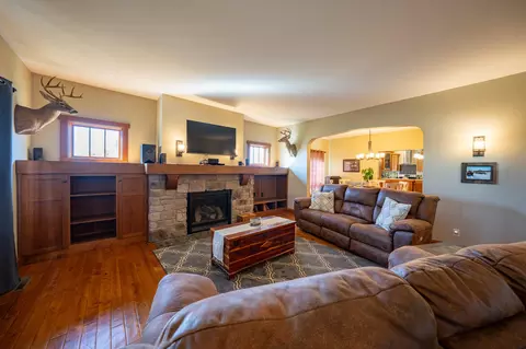 Living - 10969 E Bowling Ln, Columbia, MO 65201 photo 5 of 10
