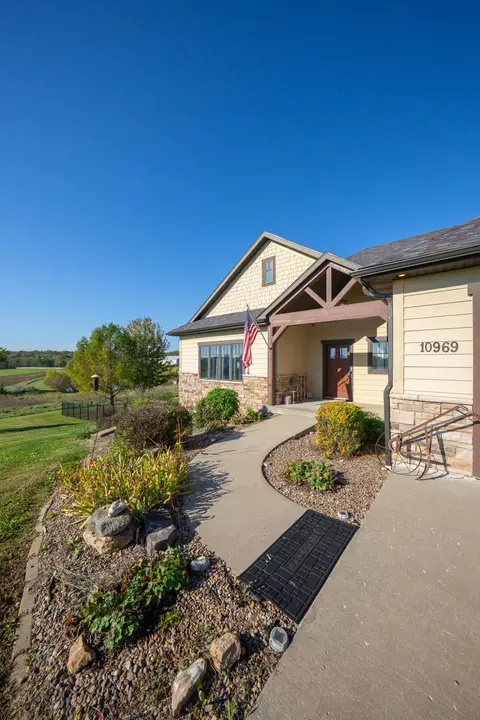 Exterior - 10969 E Bowling Ln, Columbia, MO 65201 photo 4 of 24