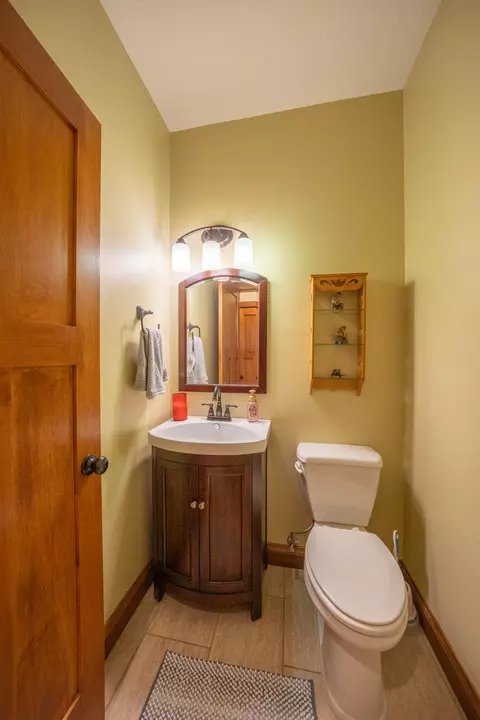 Bath - 10969 E Bowling Ln, Columbia, MO 65201 photo 1 of 5