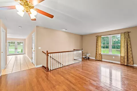 Living - 4370 State Road J, Fulton, MO 65251 photo 3 of 4