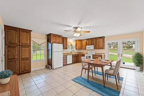 Kitchen - 4370 State Road J, Fulton, MO 65251 photo 2 of 2
