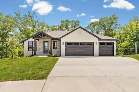 4300 Stone Mountain Pkwy, Columbia, MO 65201