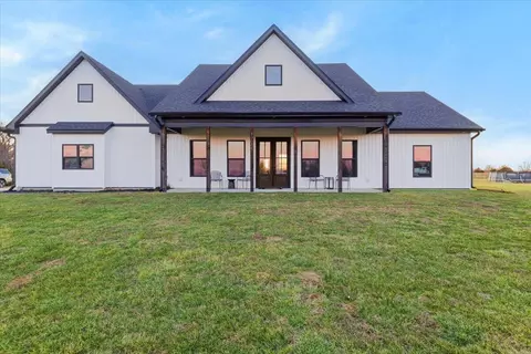 19055 S Old Hwy 63, Hartsburg, MO 65039