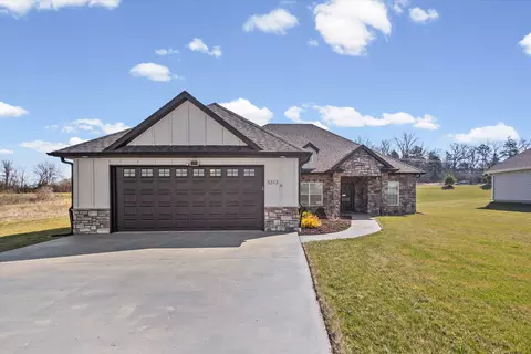 5313 Oakville Ranch Dr, Columbia, MO 65201