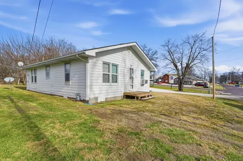 Exterior - 209 E Johnson Ave, Ashland, MO 65010 photo 3 of 4