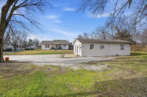 Exterior - 209 E Johnson Ave, Ashland, MO 65010 photo 1 of 4