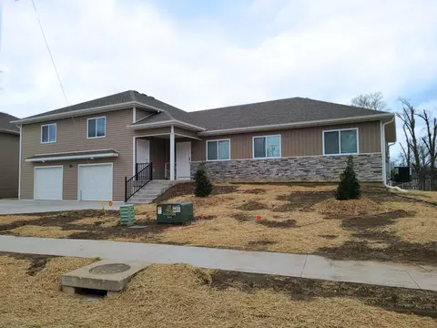 8125 N North Browns Station Rd #A & B, Columbia, MO 65202