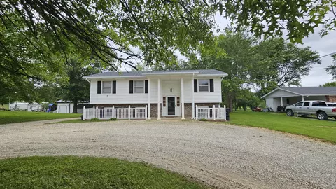 901 Elaine Dr, Fulton, MO 65251
