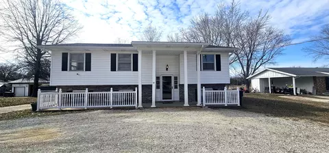 901 Elaine Dr, Fulton, MO 65251