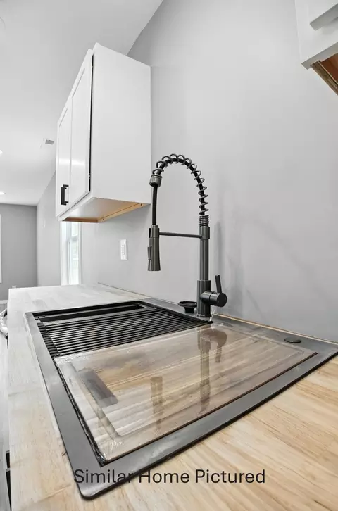 Kitchen - 1342 E Bias Ln, Centralia, MO 65240 photo 3 of 5