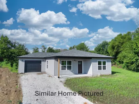 1342 E Bias Ln, Centralia, MO 65240