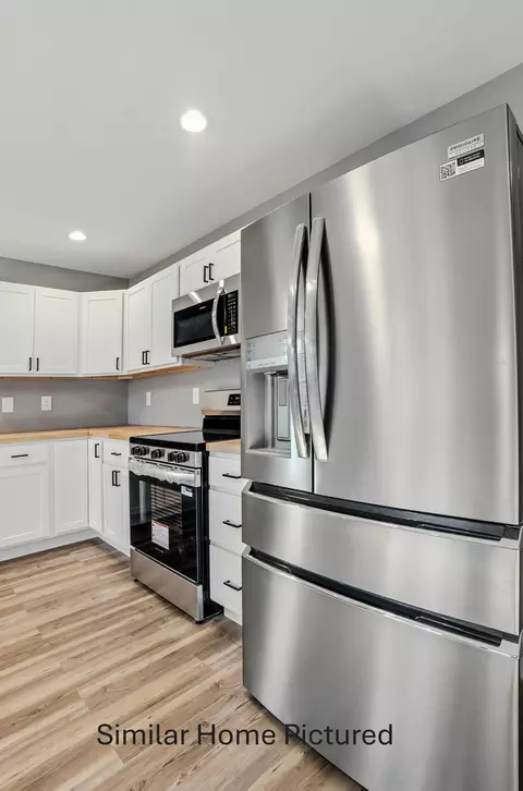 Kitchen - 1342 E Bias Ln, Centralia, MO 65240 photo 5 of 5