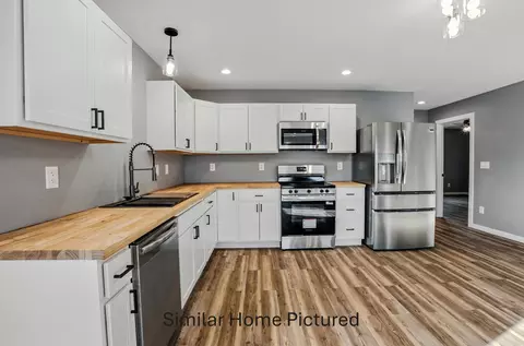 Kitchen - 1342 E Bias Ln, Centralia, MO 65240 photo 2 of 5