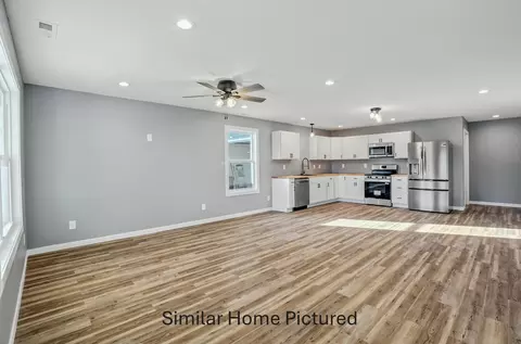 Entry Way - 1342 E Bias Ln, Centralia, MO 65240 photo 1 of 3