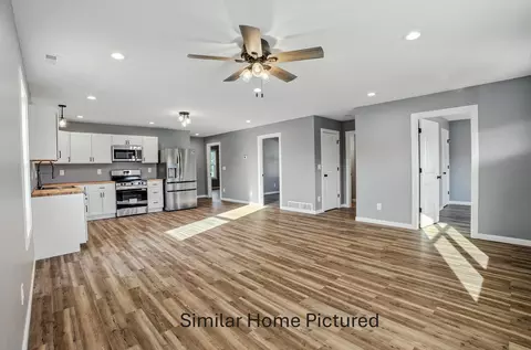 Entry Way - 1342 E Bias Ln, Centralia, MO 65240 photo 2 of 3