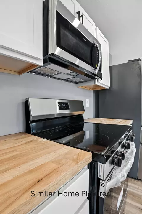 Kitchen - 1342 E Bias Ln, Centralia, MO 65240 photo 4 of 5