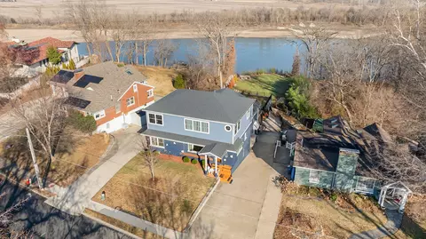 1718 Hayselton Dr, Jefferson City, MO 65109