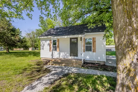 617 N Hickman St, Centralia, MO 65240