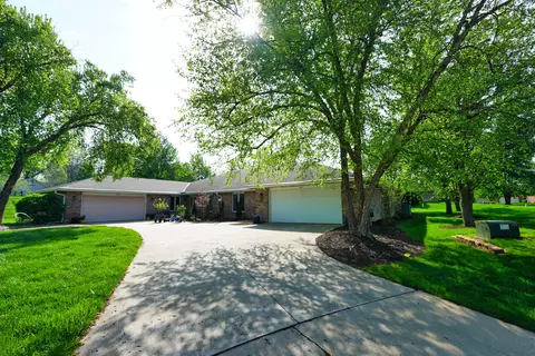 1104 Lacosta Ct, Columbia, MO 65203