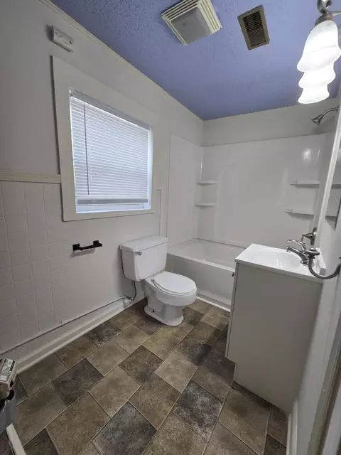 Bath - 104 Maple St, Ashland, MO 65010 photo 2 of 4