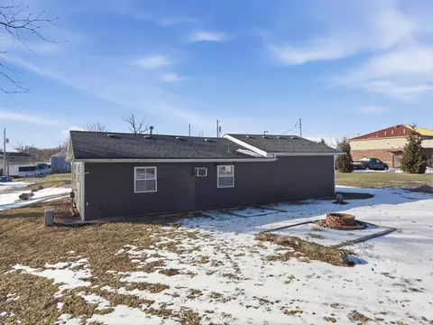 Exterior - 104 Maple St, Ashland, MO 65010 photo 2 of 4