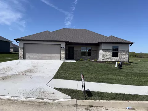 2435 N Travelers Dr, Columbia, MO 65202