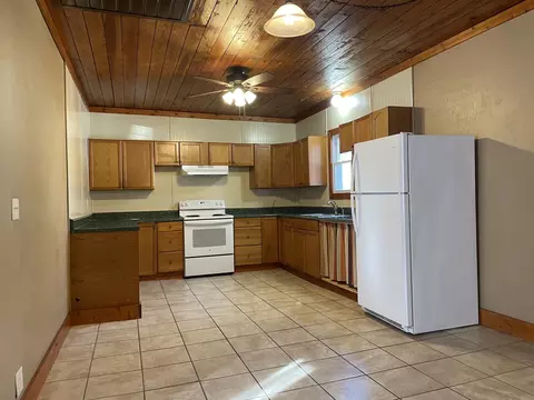 315 E Spring St, Boonville, MO 65233 photo 4