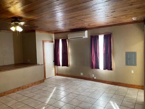 315 E Spring St, Boonville, MO 65233 photo 3