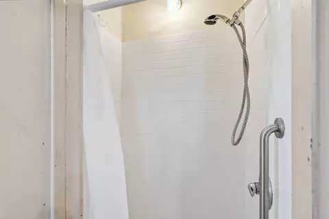 Bath - 503 Eastwood St, Marshall, MO 65340 photo 1 of 3