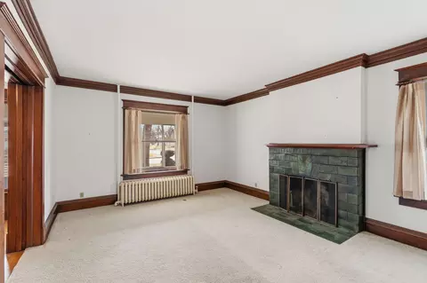 Living - 503 Eastwood St, Marshall, MO 65340 photo 2 of 5