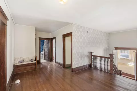 Entry Way - 503 Eastwood St, Marshall, MO 65340 photo 6 of 8