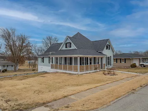 202 Mary St, Paris, MO 65275 photo 2