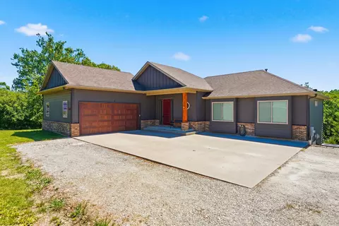 11735 N Old Number 7, Columbia, MO 65202