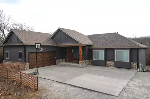 11735 N Old Number 7, Columbia, MO 65202