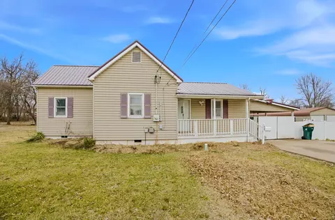 719 E Logan St, Moberly, MO 65270 photo 1