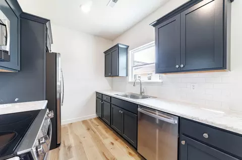 Kitchen - 2653 Frazier Lp Lp, Columbia, MO 65202 photo 1 of 2