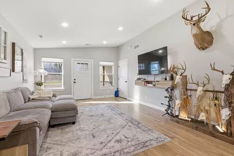 401 E Burks St, Sturgeon, MO 65284 photo 12