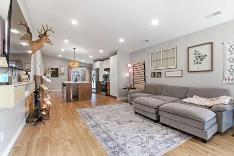 401 E Burks St, Sturgeon, MO 65284 photo 11