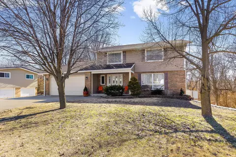 1736 Parkwood Dr, Moberly, MO 65270