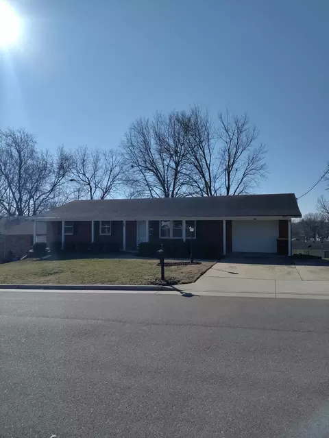800 Krohn St, Boonville, MO 65233