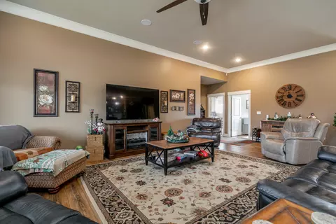 Living - 11033 E Timmons Rd, Centralia, MO 65240 photo 2 of 2