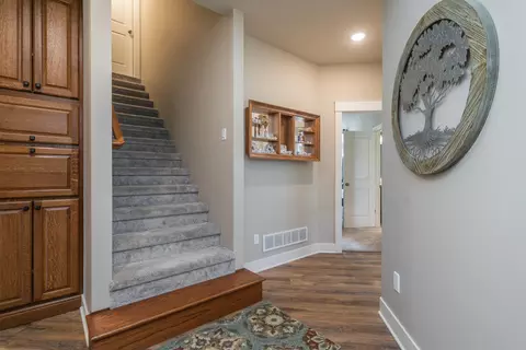 Entry Way - 11033 E Timmons Rd, Centralia, MO 65240 photo 5 of 5