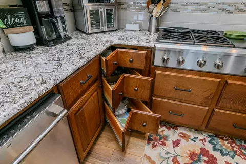 Kitchen - 11033 E Timmons Rd, Centralia, MO 65240 photo 7 of 10